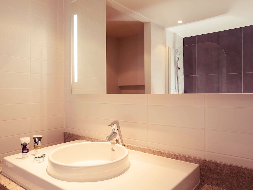 MERCURE PARIS ORLY RUNGIS 30/71