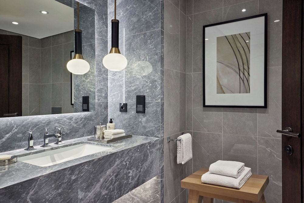 Suite, King Bed, Champs Elysées View، Paris Marriott Champs Elysees Hotel 5/5