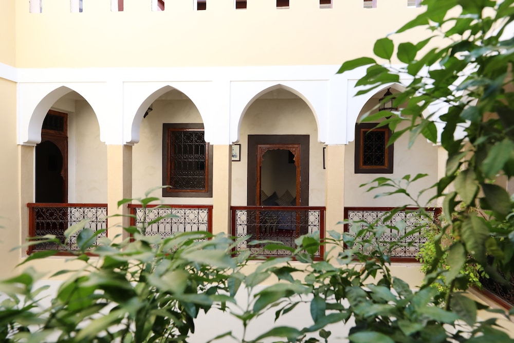 Riad Sidi Mimoune 75/76
