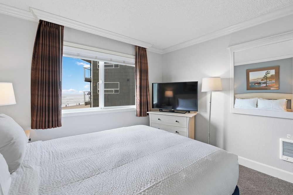 Premier, Suite, Queen Bed, Ocean Front, Sofa, Corner