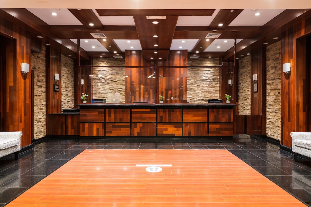 Lobby at Crowne Plaza Newark Airport, ELIZABETH - NJ