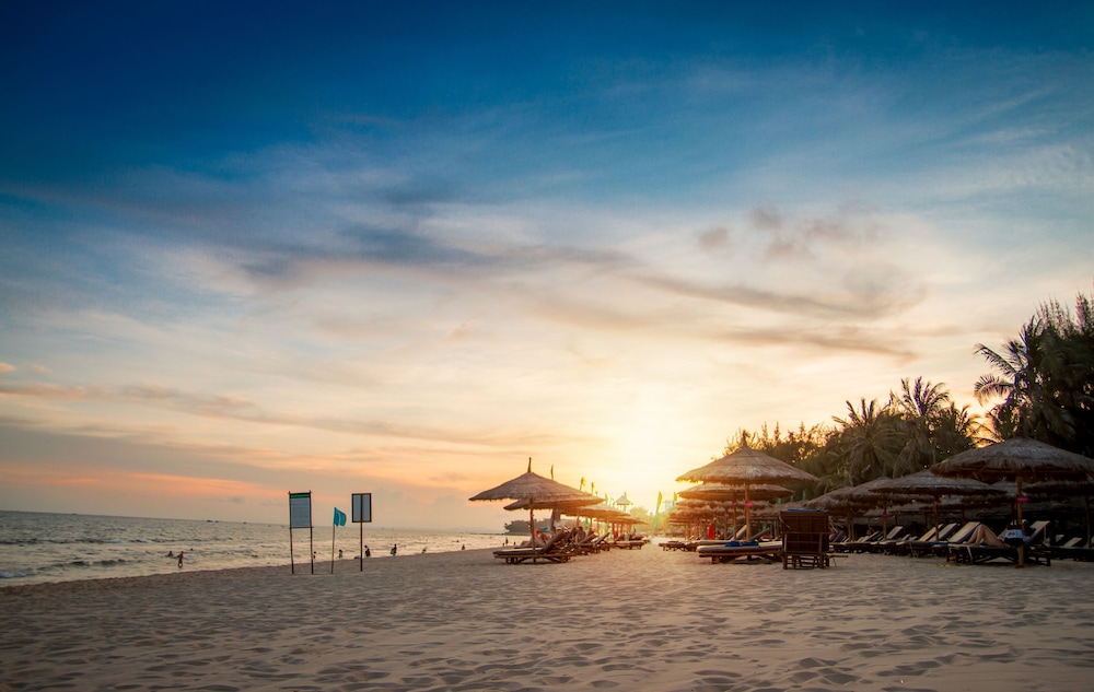 Bamboo Village Beach Resort and Spa 42/45