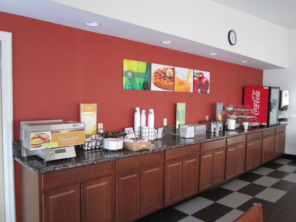 Quality Inn Gaylord MI 36/40