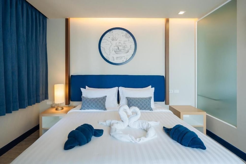 DELUXE, SEA VIEW