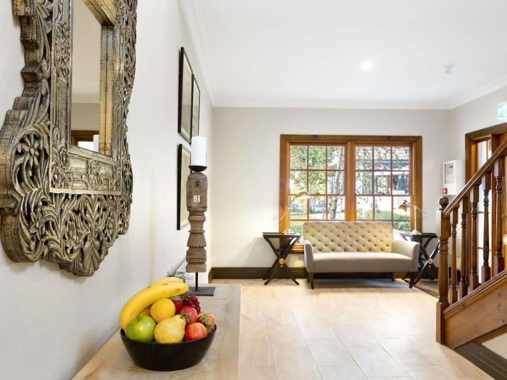 PEPPERS MANOR HOUSE 47/80