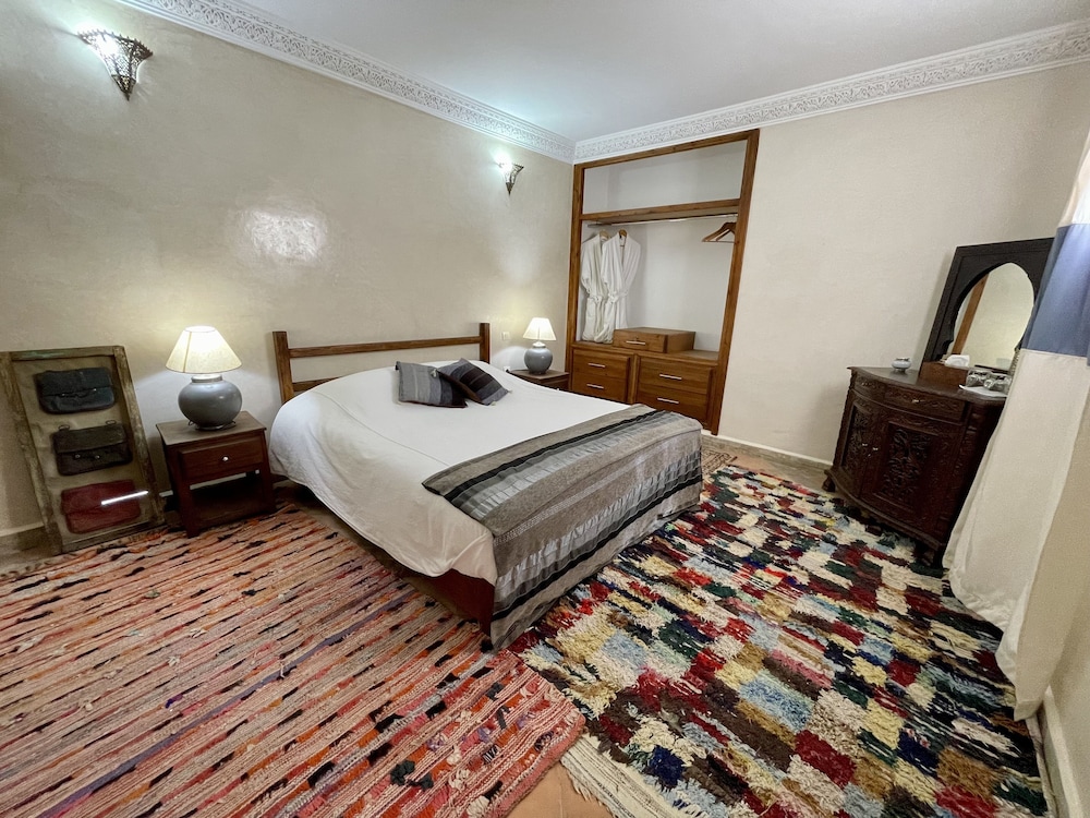 SUPERIOR, DOUBLE BED