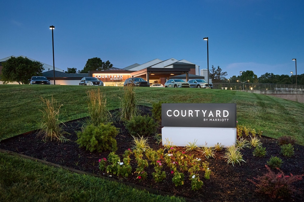 Courtyard by Marriott Kansas City Overland Park/Metcalf, South of College Boulevard in OVERLAND PARK - KS