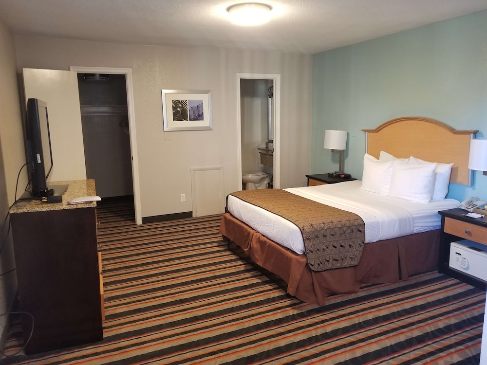 Best Western Plus Chesapeake Bay - Norfolk 14/40
