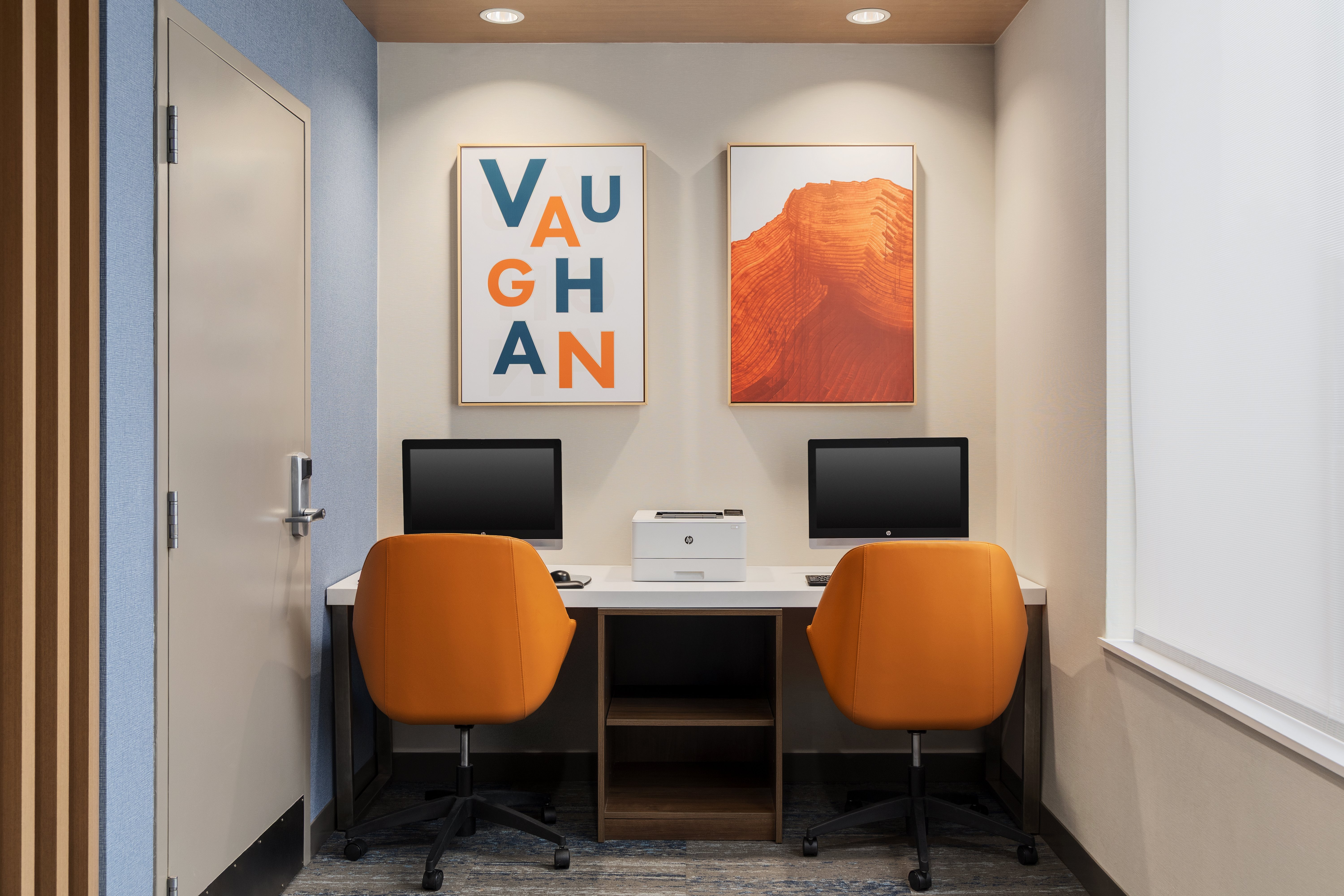 Holiday Inn Express Suites Vaughan 69/78