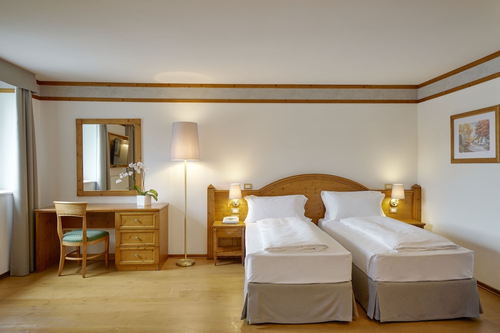 GRAND HOTEL MISURINA 30/87