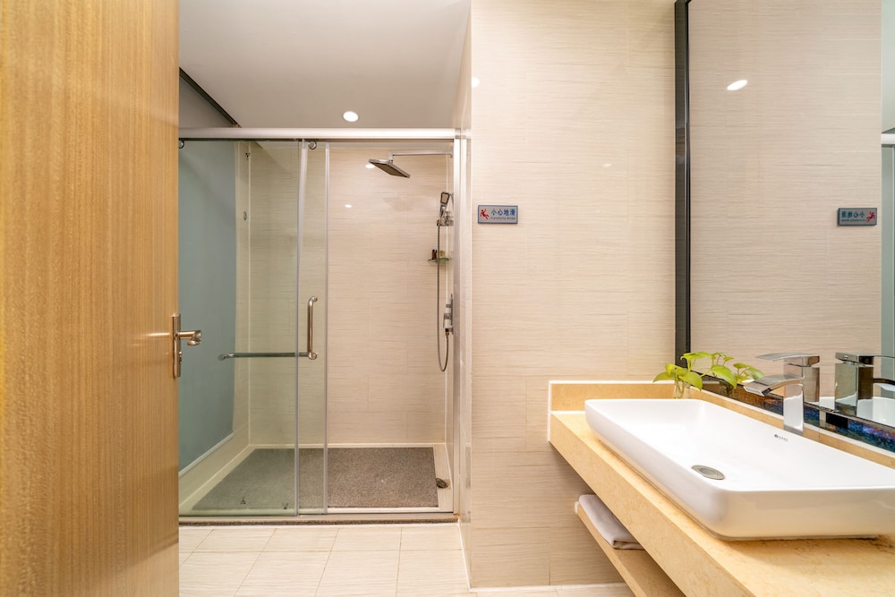 GUANGZHOU BOYI HOTEL 45/50