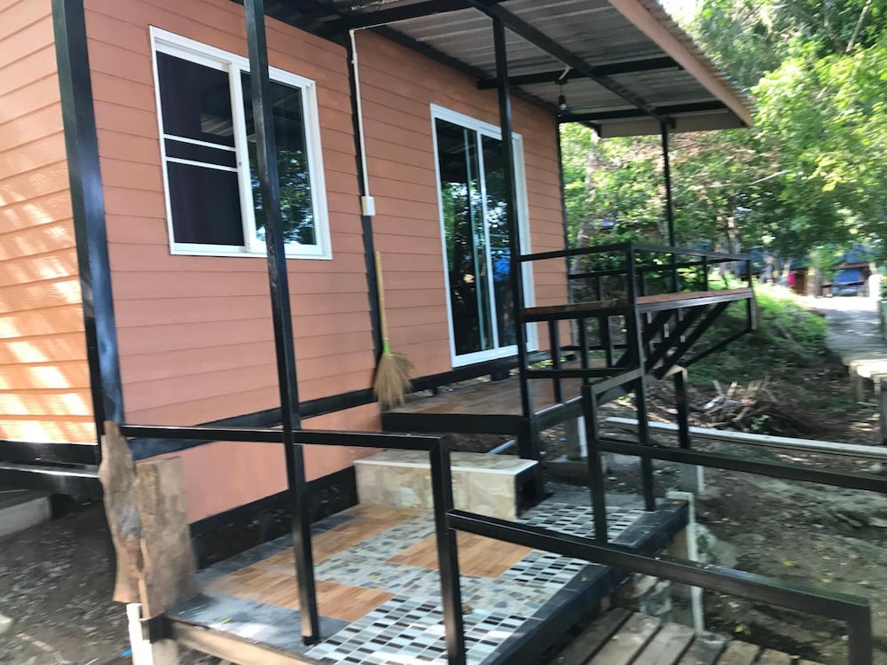 Koh Chang Resort Ranong 24/50