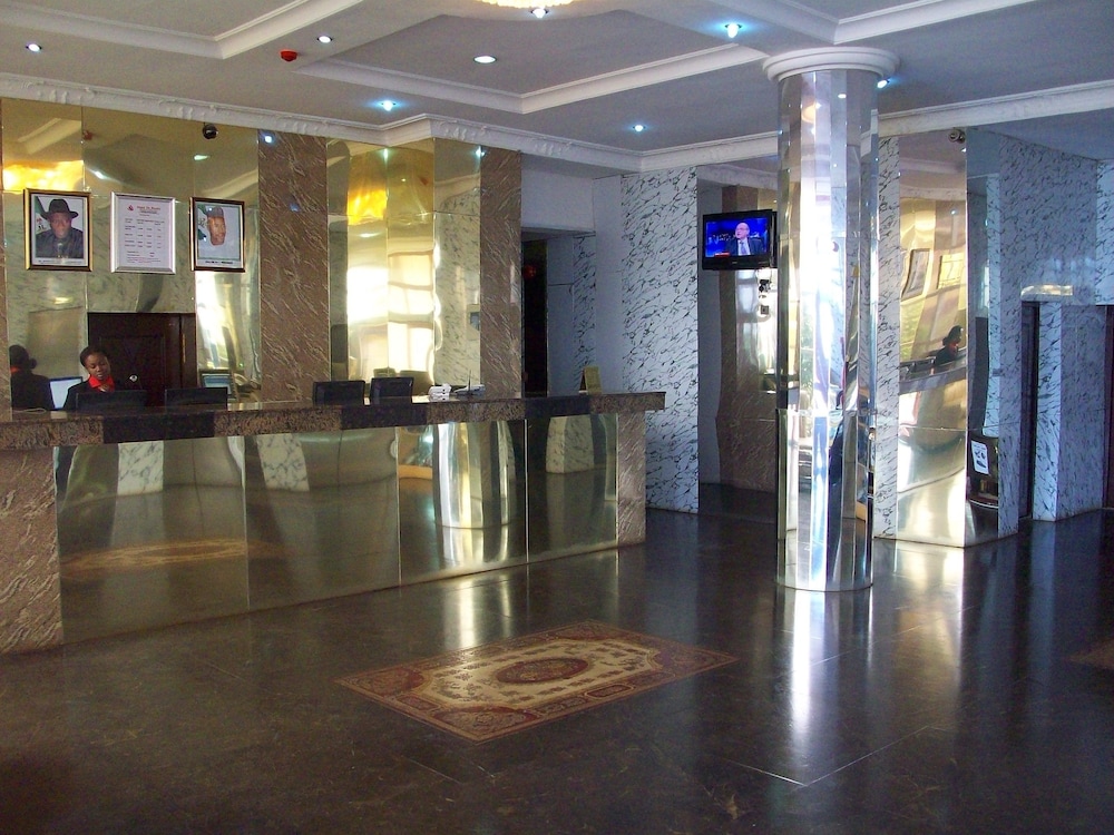 Hotel de Bently 13/50