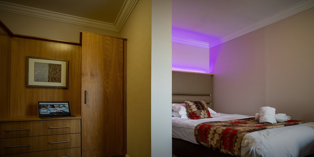 EXECUTIVE, DOUBLE BED, SEA VIEW