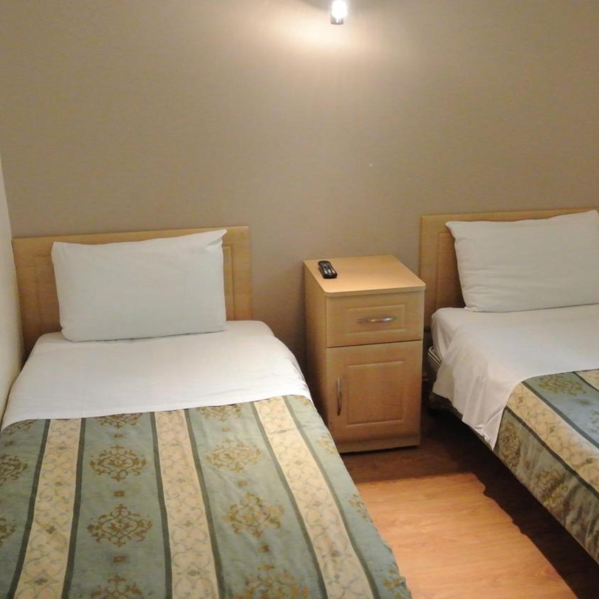 Carlton Hotel 33/53