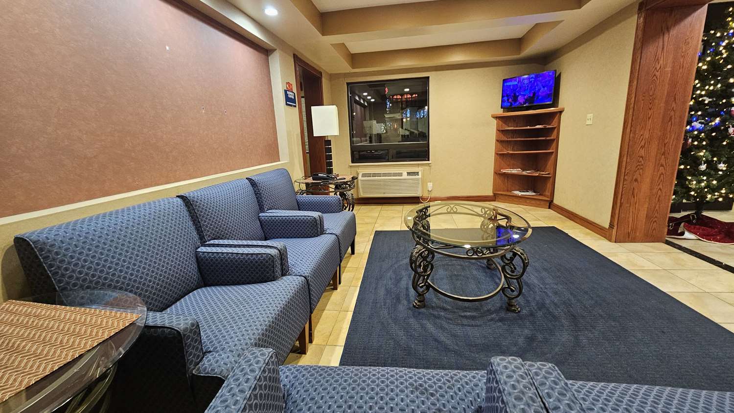 Econo Lodge Woodbridge 26/36