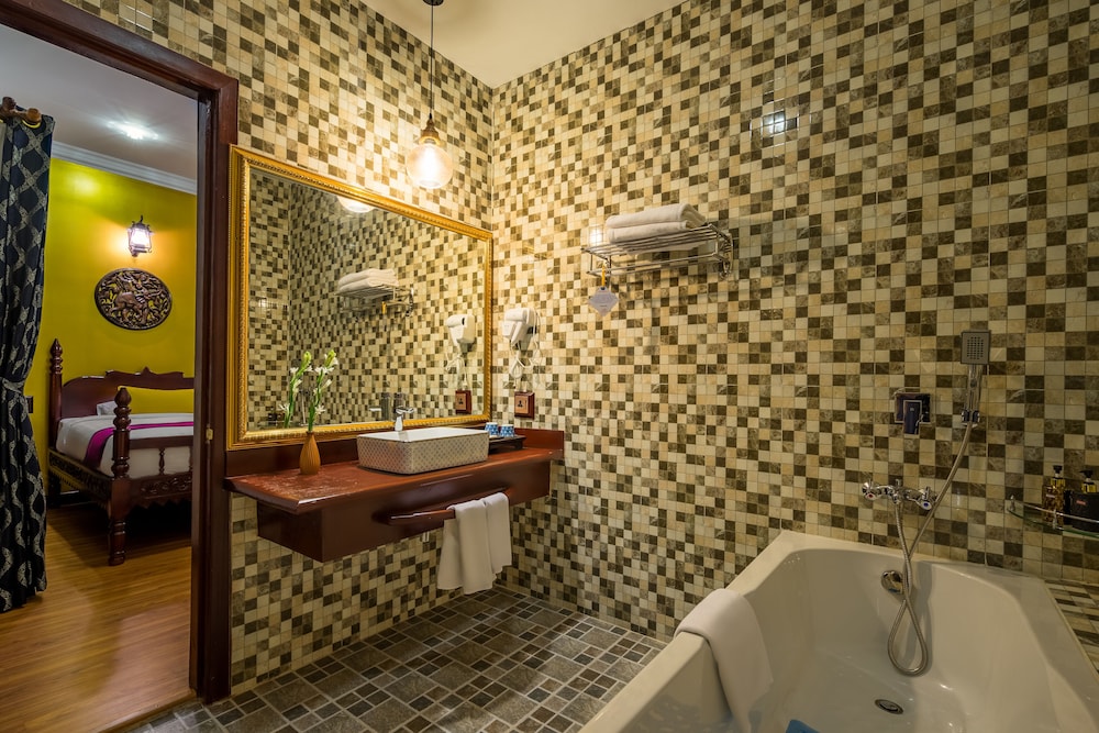 Beyond Yangon Boutique Inn 64/68