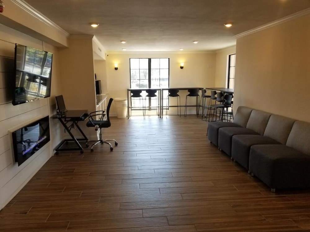 Horizon Inn & Suites 28/48