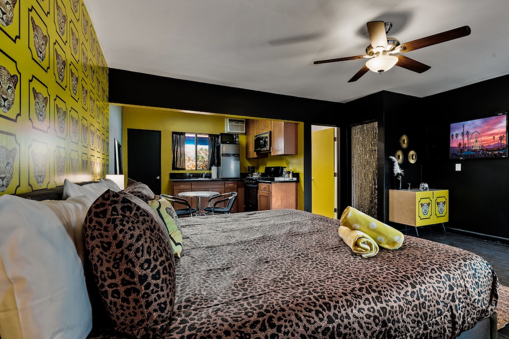 Cheetah Hotel 28/40