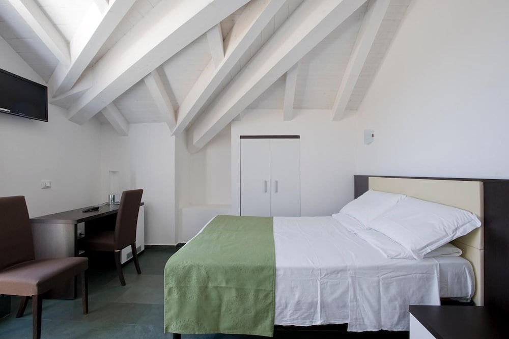 Hotel La Riva 8/63