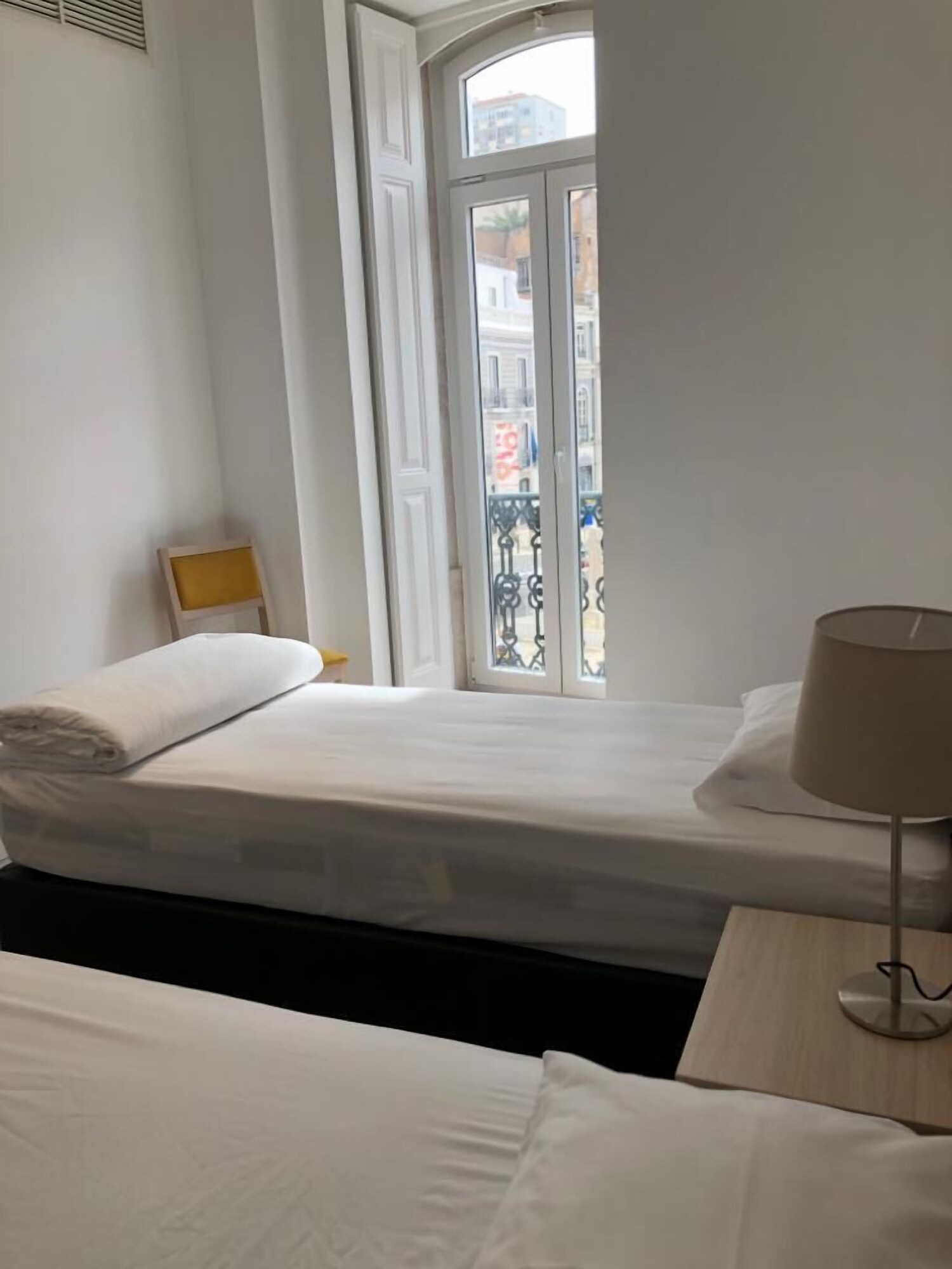 CLASSIC, TWIN BEDS, PRIVATE BATHROOM