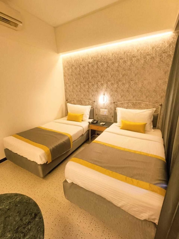 Hotel Gurukripa 13/50