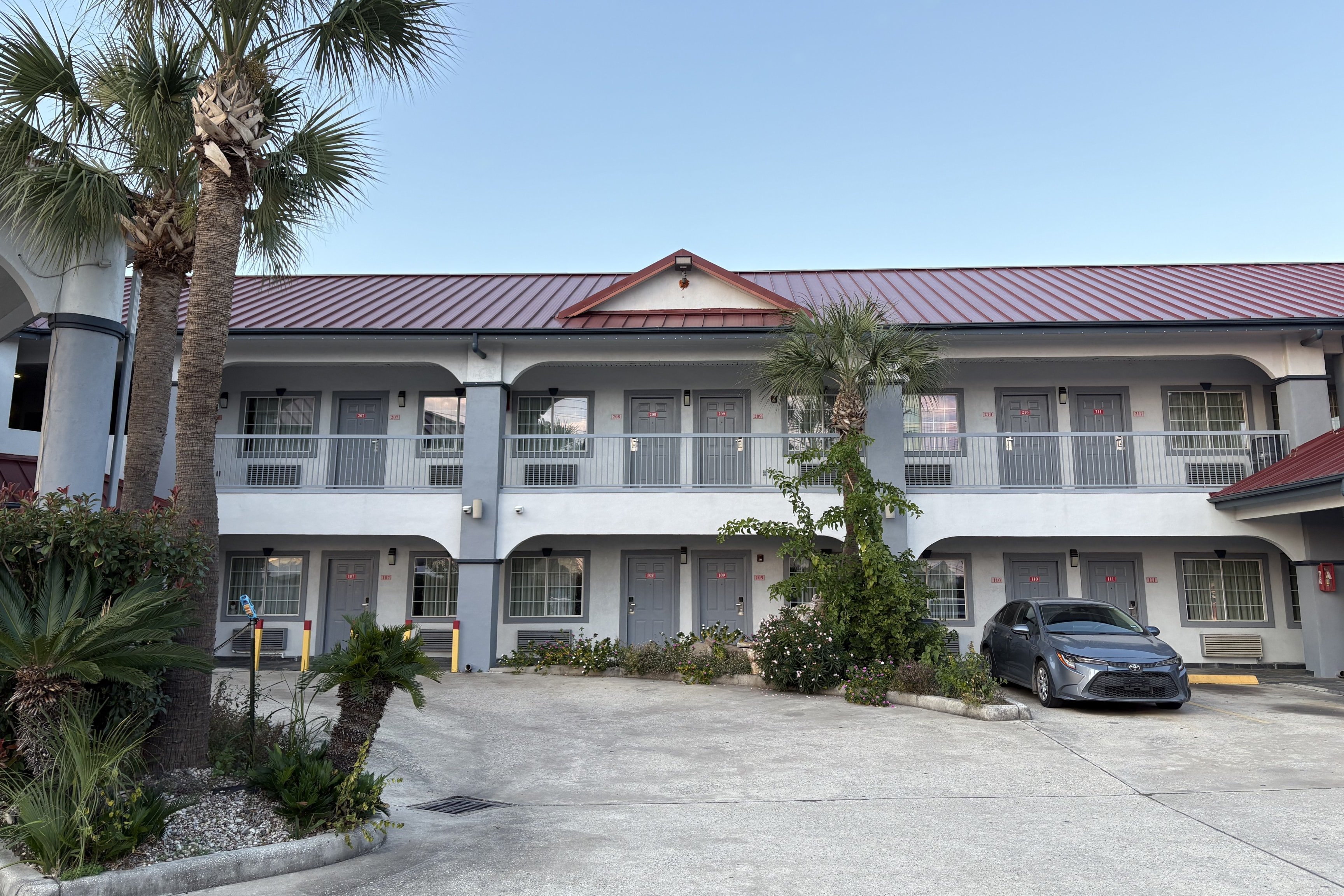Kiwi Inn Capital O Houston - Hwy 249 7/50