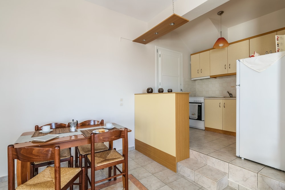 Vivere a Plakes Milos 45/54