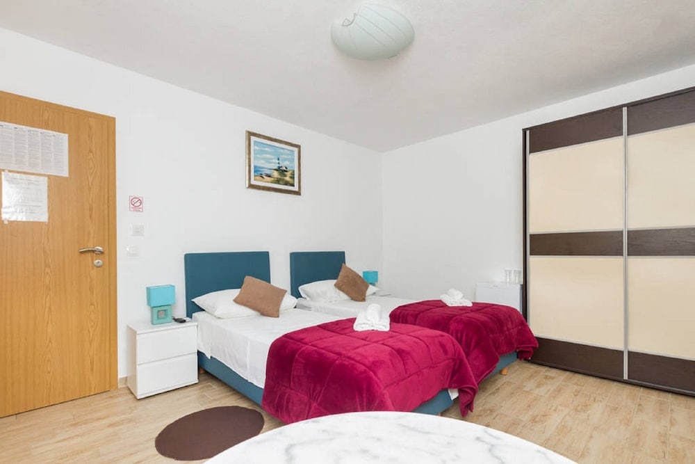 Peruzovic Rooms Apartments 34/70