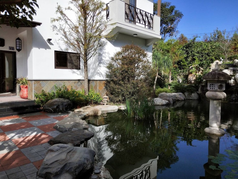 Huaman Hot Spring Villa 7/68