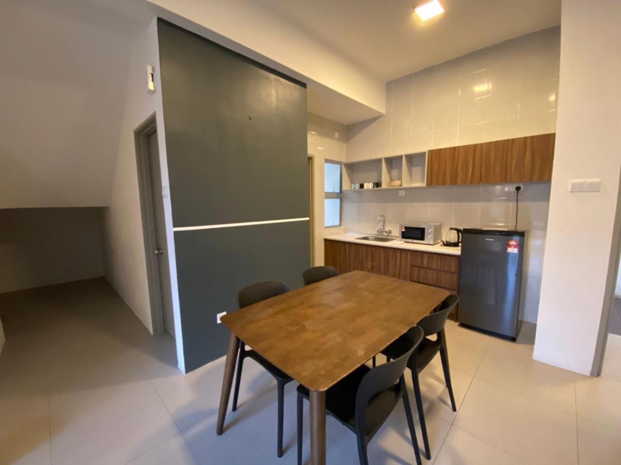 Dreamscape Apartment At Golden Hill 60/66