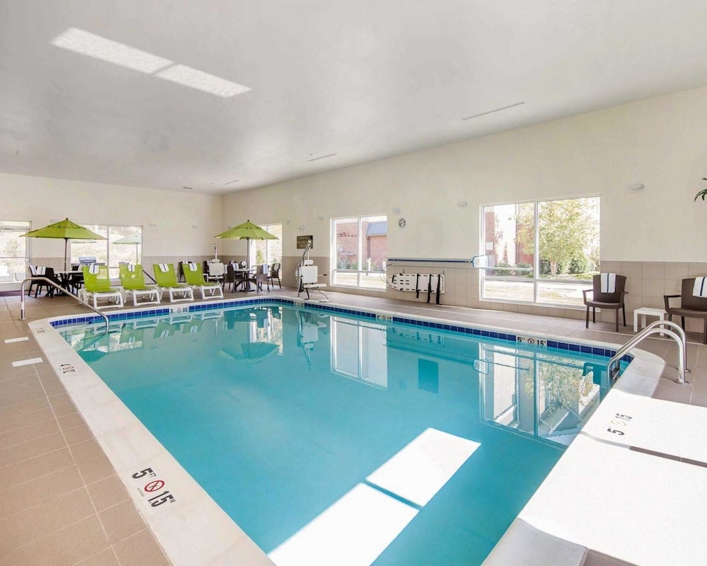 Comfort Suites Marietta Parkersburg 3/49