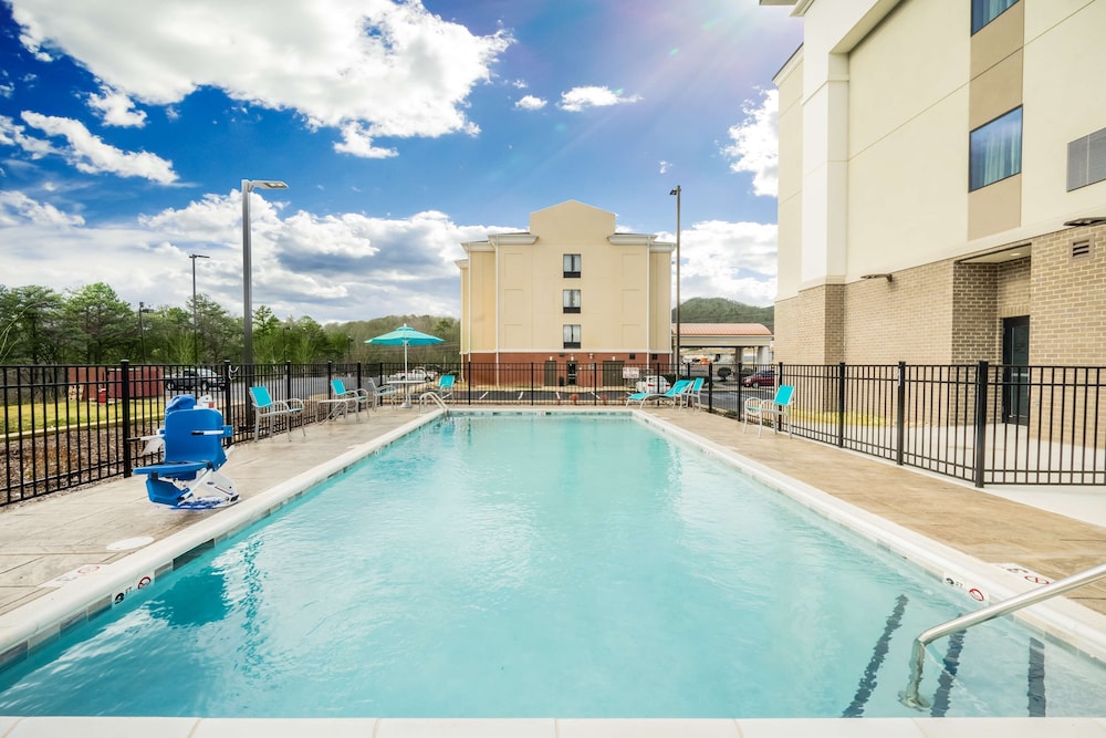 Hampton Inn Newport, TN 3/34