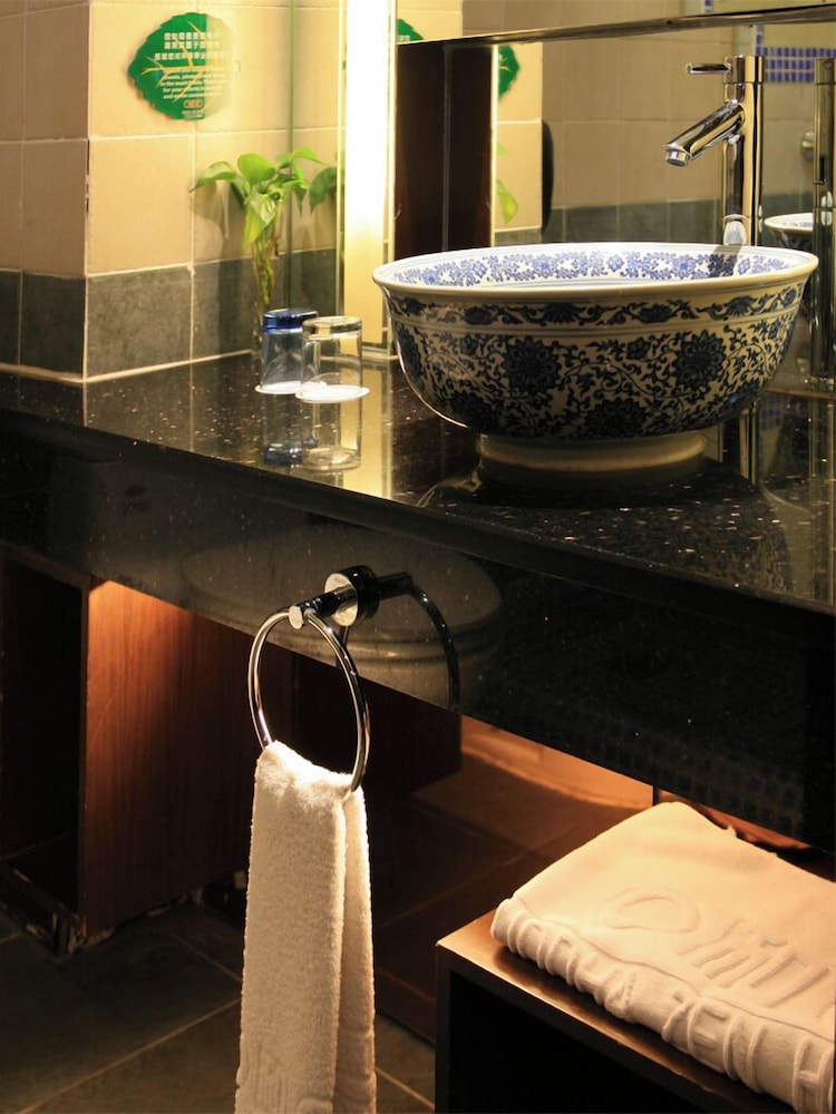 Chengdu Buddhazen Hotel 50/50