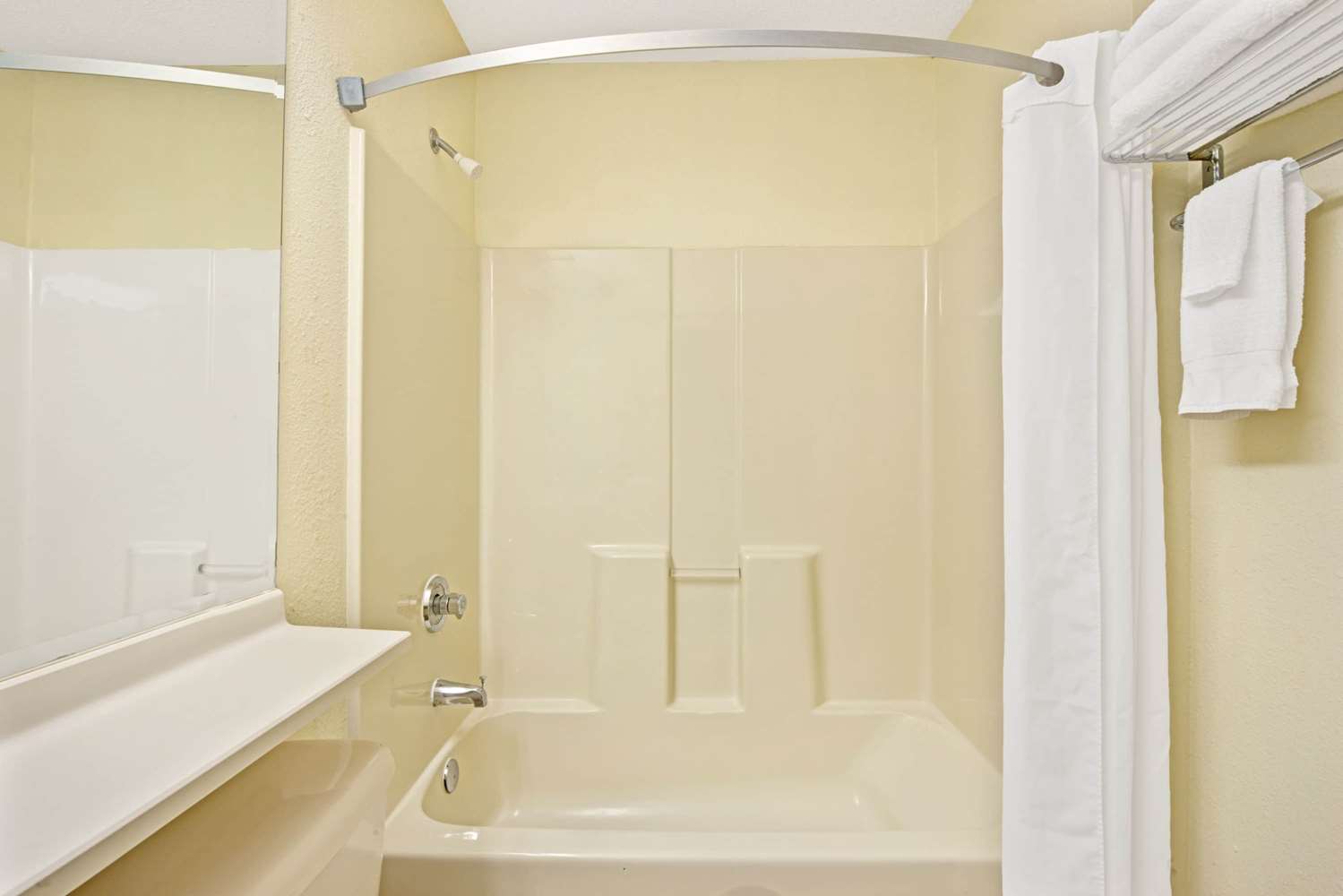 Microtel Inn And Suites Memphi 33/33