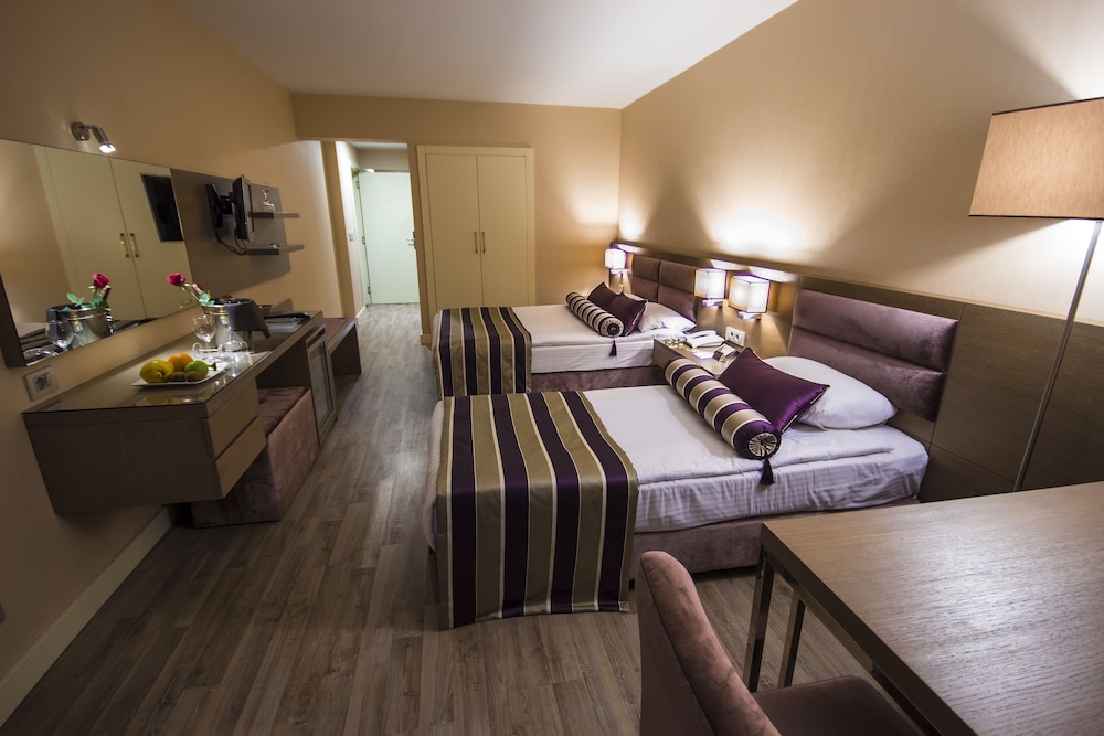 The New Hotel Zeybek 48/74