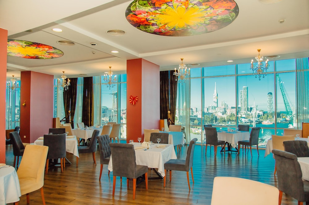 JRW Welmond Hotel & Casino Batumi 36/50