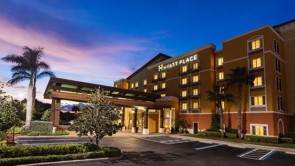 Hyatt Place Coconut Point 9/64