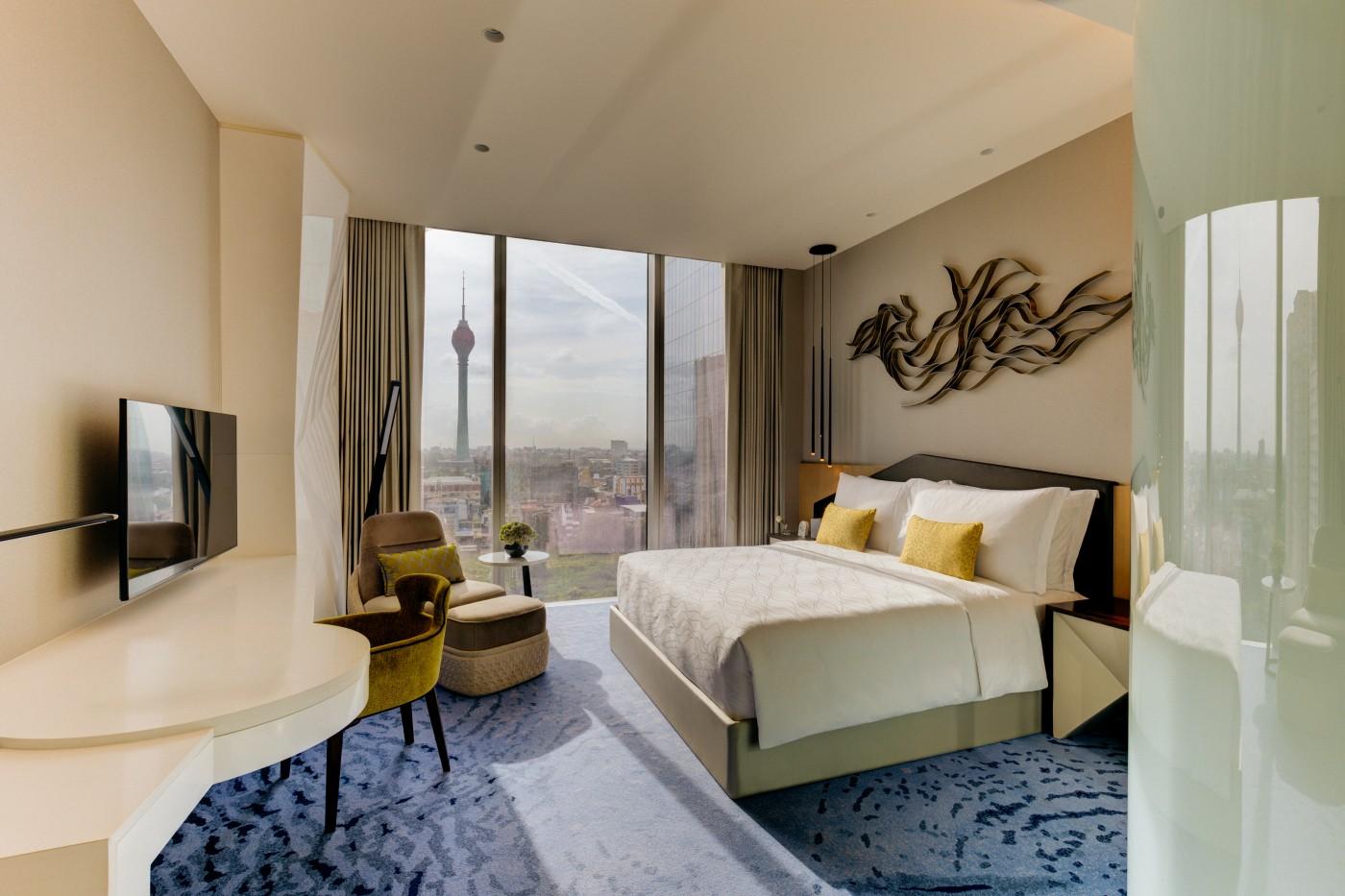 Life, Premier, King Bed, City View