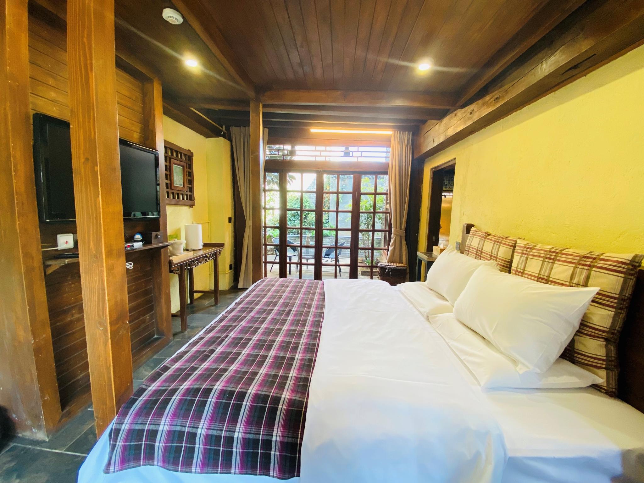 Blossom Hill Inn-Neverland HOTEL 12/50