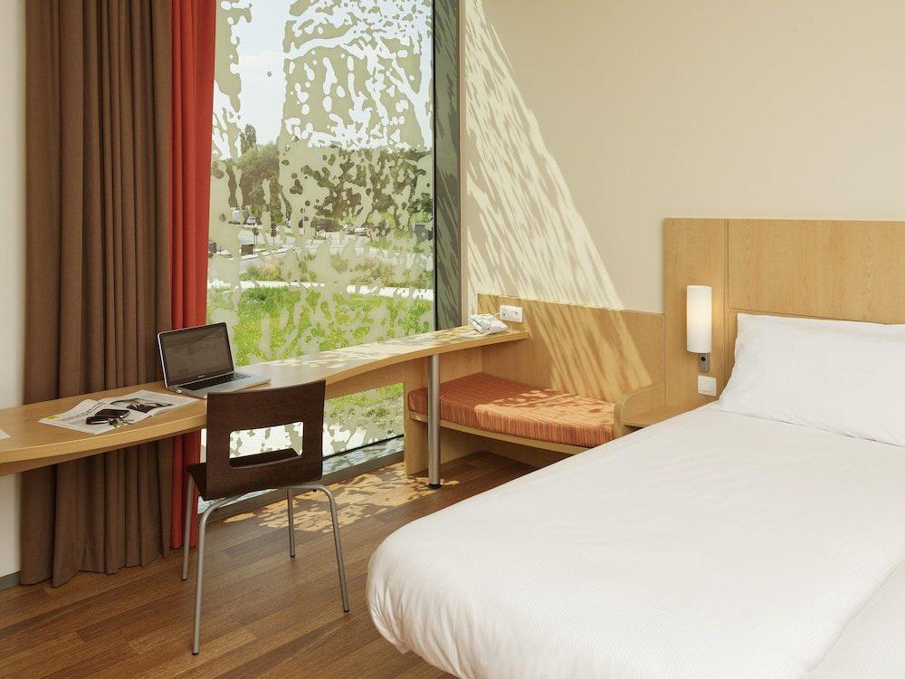 IBIS LEUVEN HEVERLEE 9/46