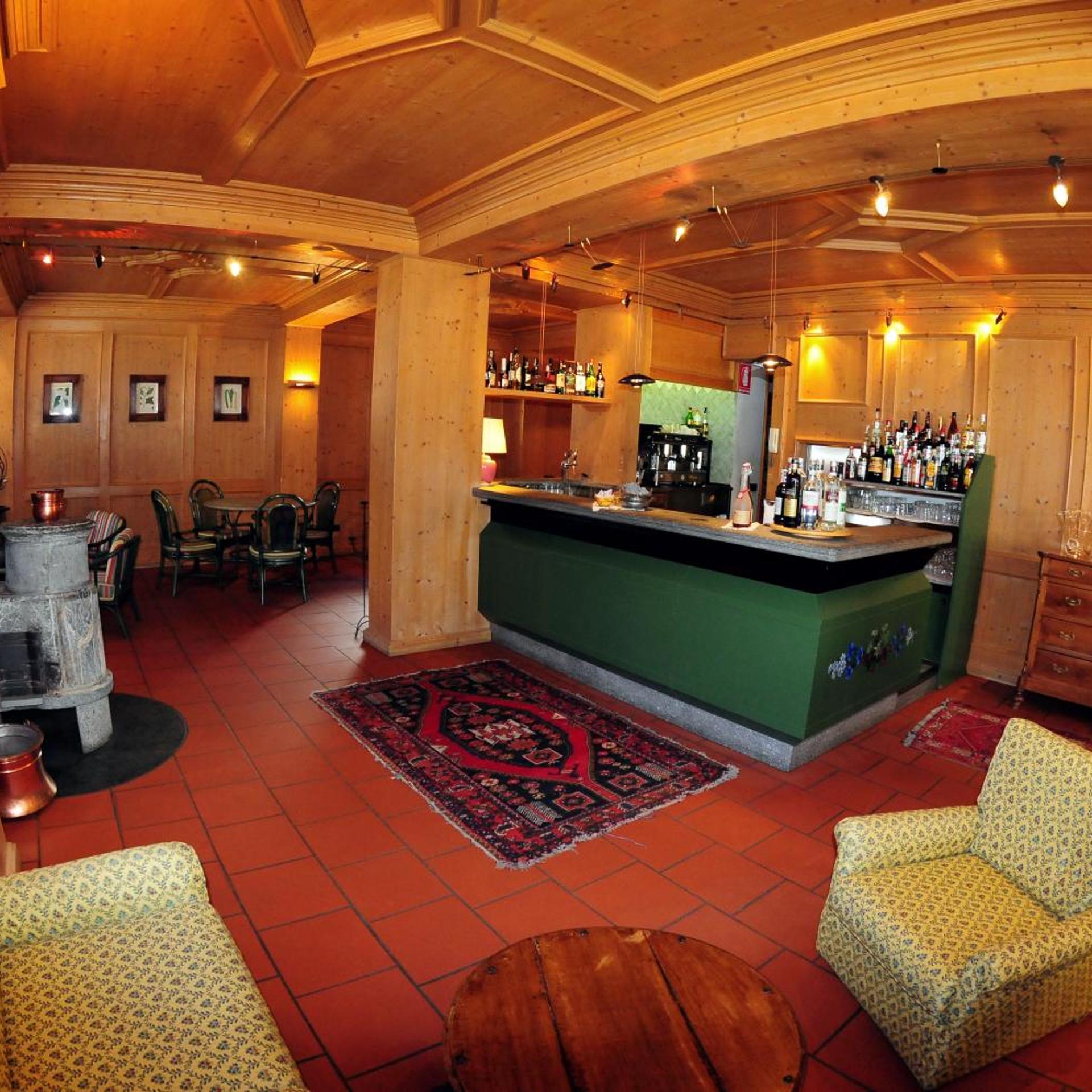 Dufour Hotel 8/42