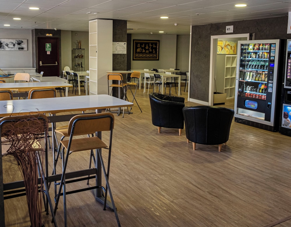 Hostal Sans 31/50