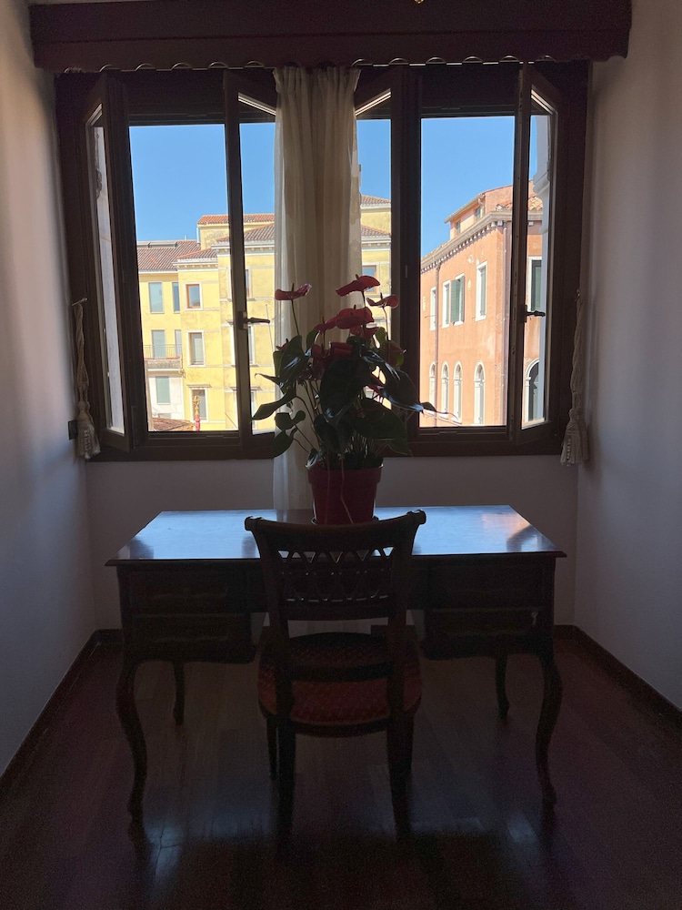 San Luca Hotel 36/55