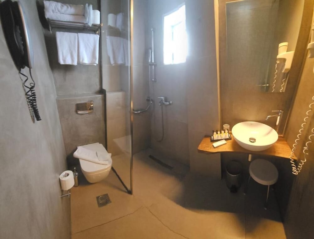 Atlantis Boutique City Hotel 64/69