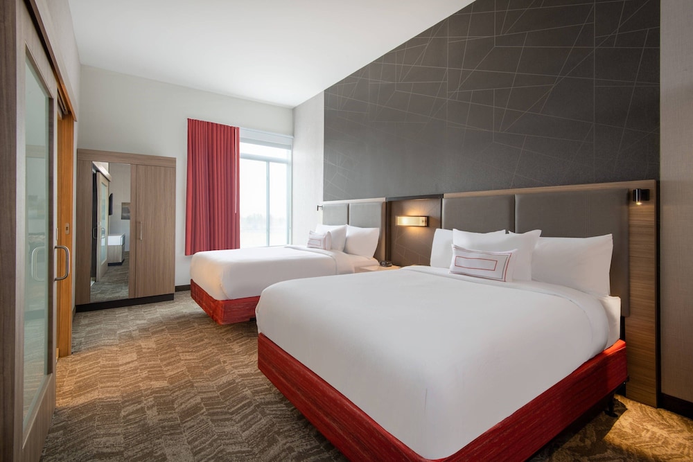 Suite, 2 Queen Beds, Trundle Bed
