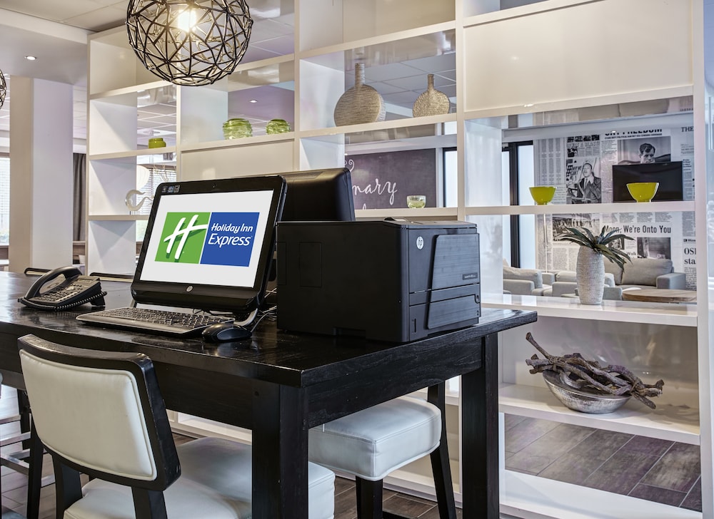 Holiday Inn Express Amsterdam Schiphol 59/61