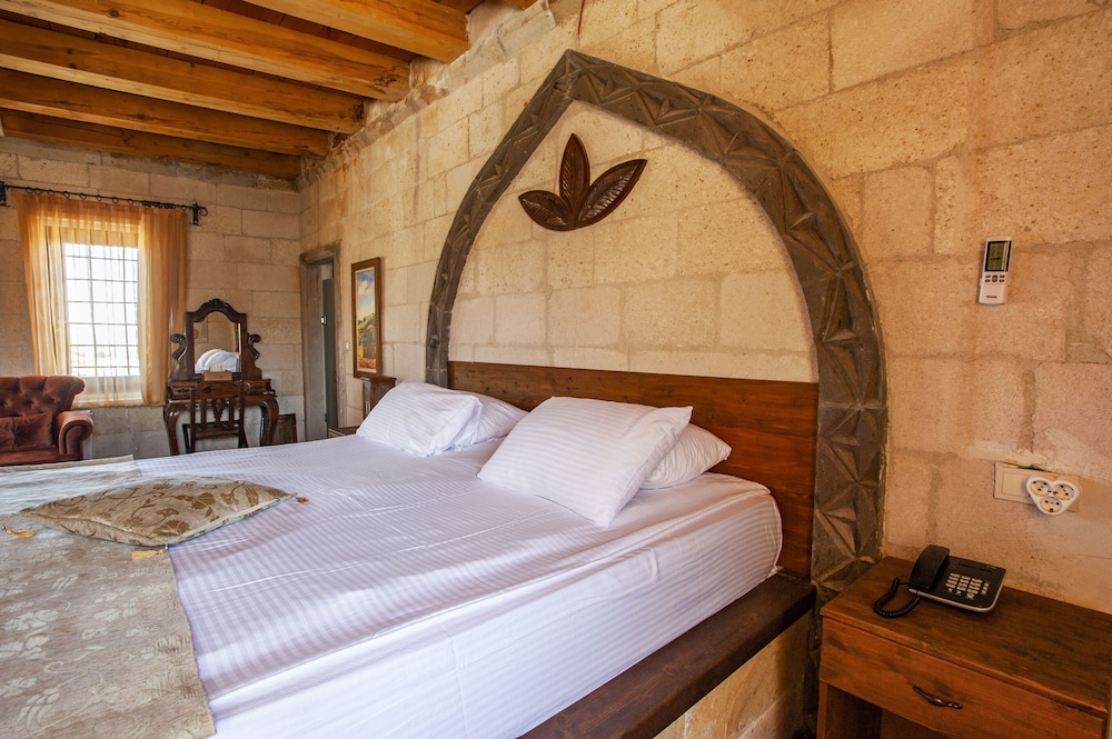 Ottoman Cave Suites 13/77