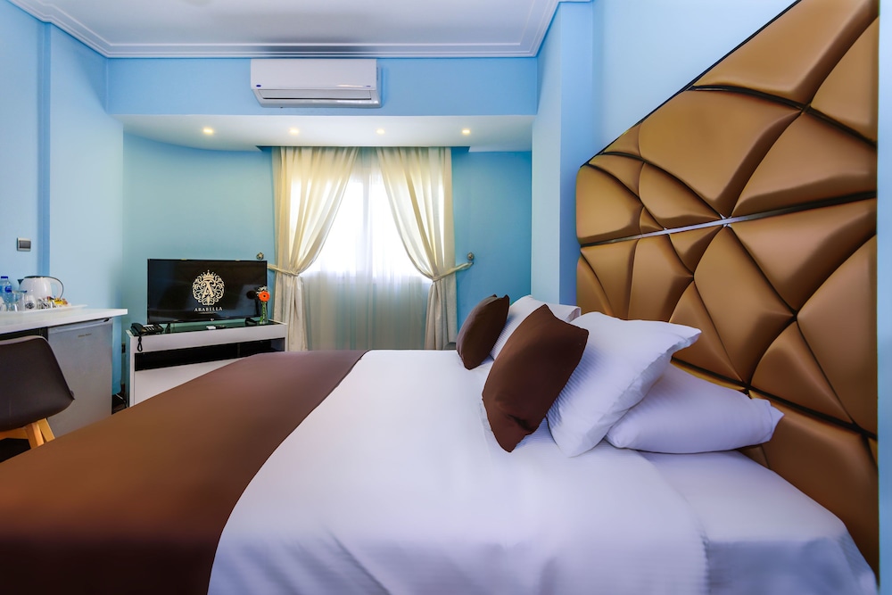 2 BEDROOMS, FAMILY SUITE