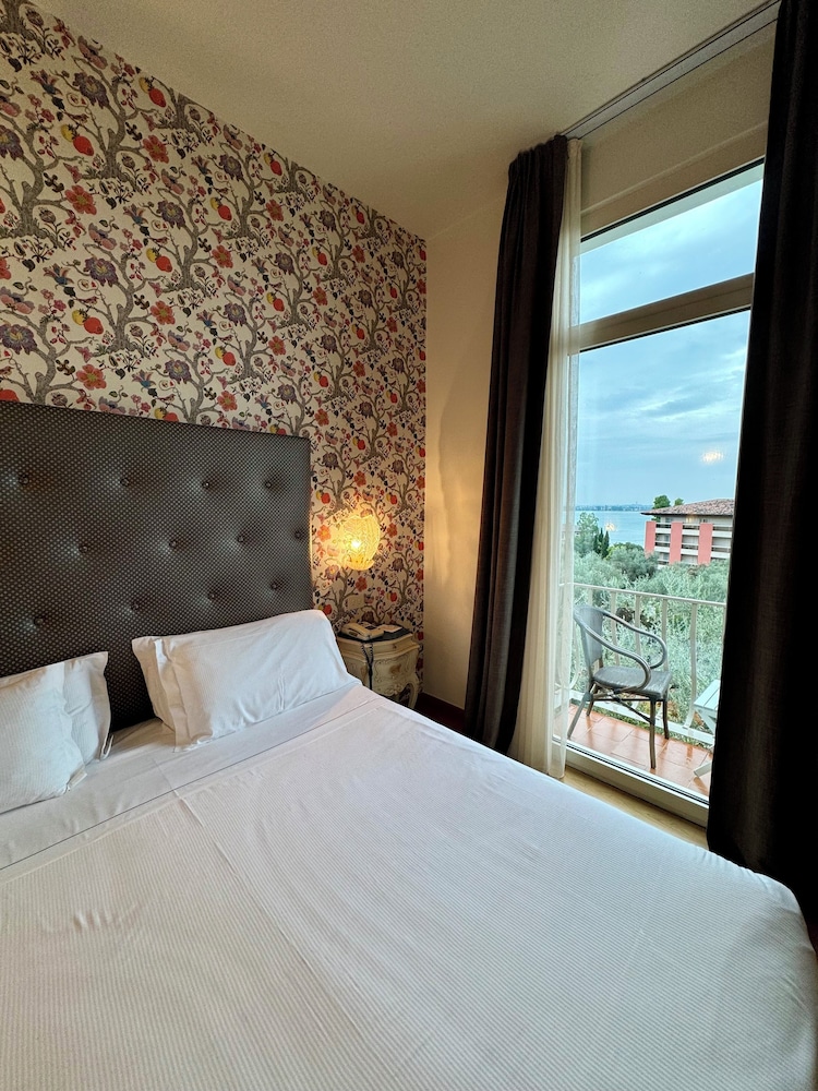 ECONOMY, DOUBLE BED